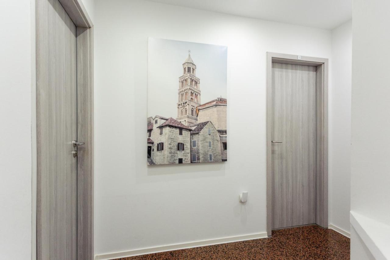 Guest House Teatrin Split Exterior photo
